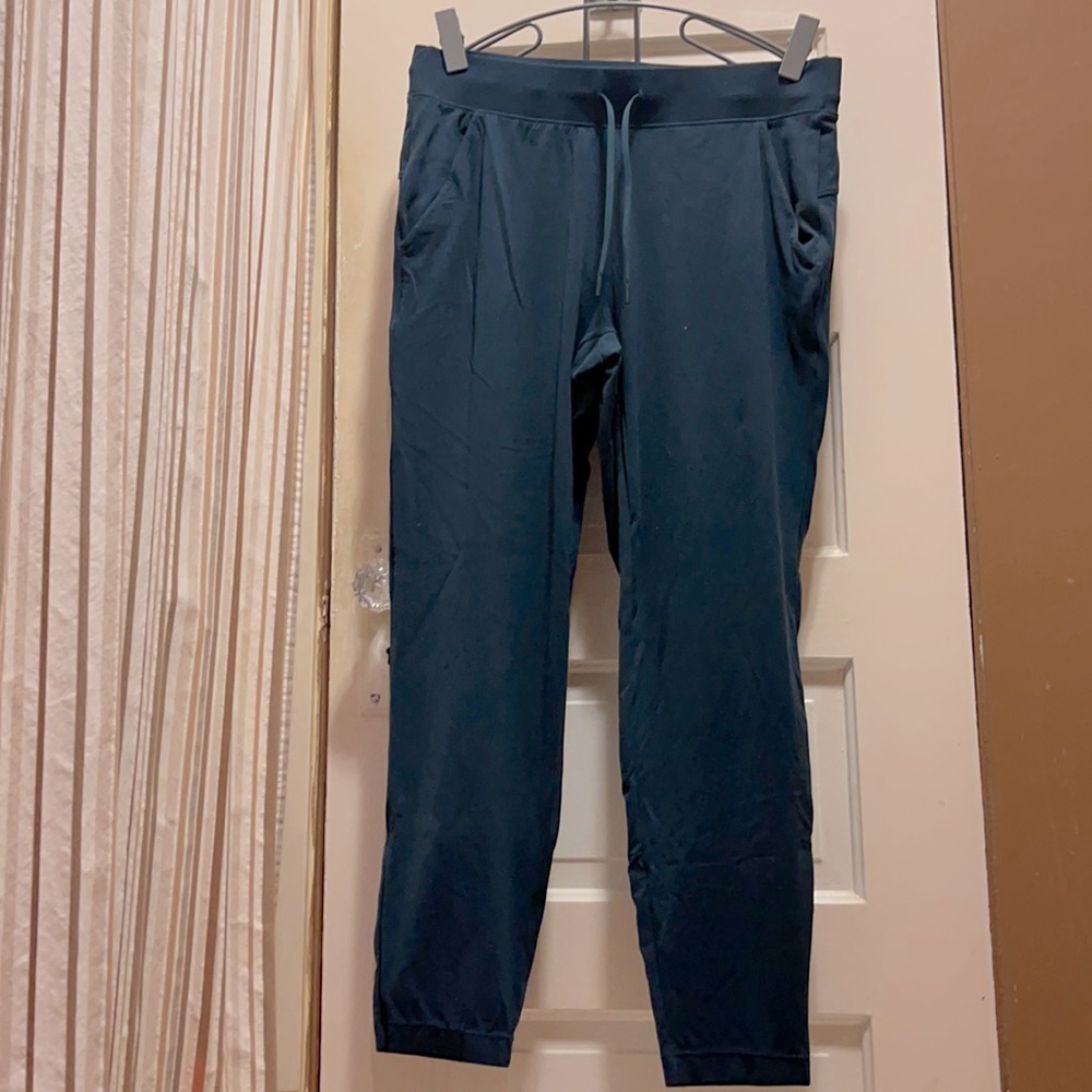 Athleta salutation pants